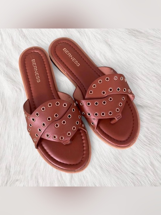 Berness Shoes - Brown Sandals with gold eyelets
